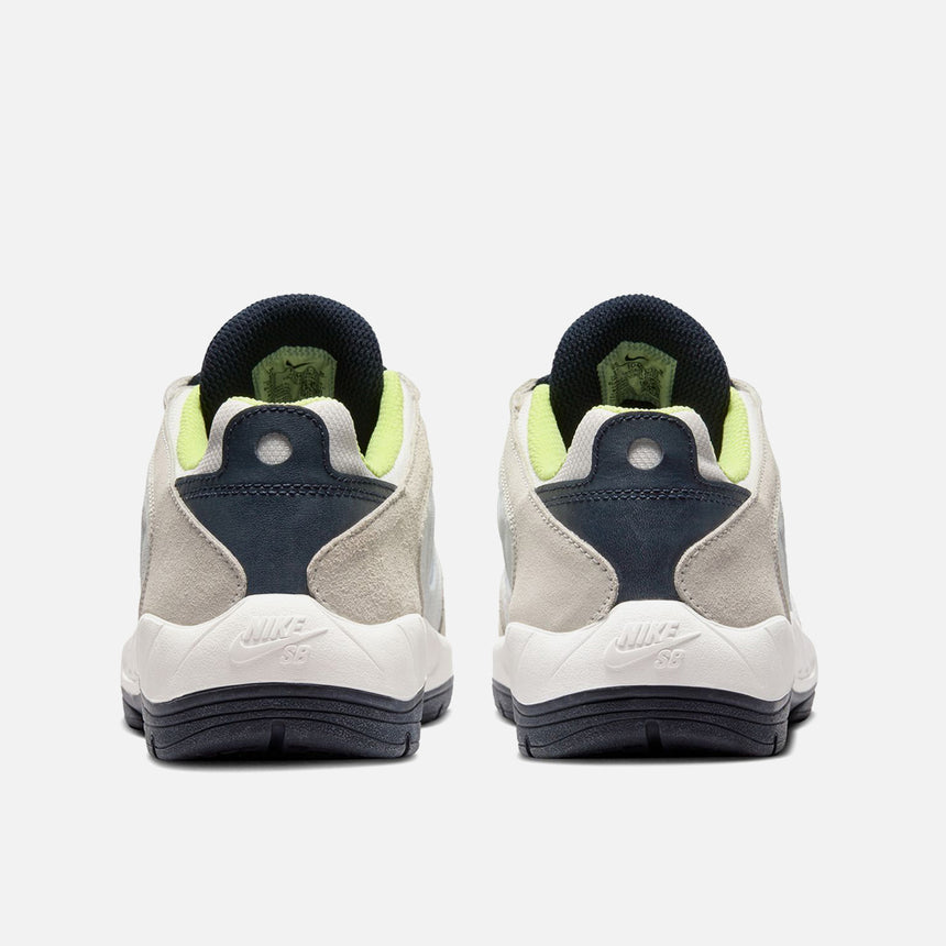 NIKE SB Vertebrae - Summit White/Persian Violet