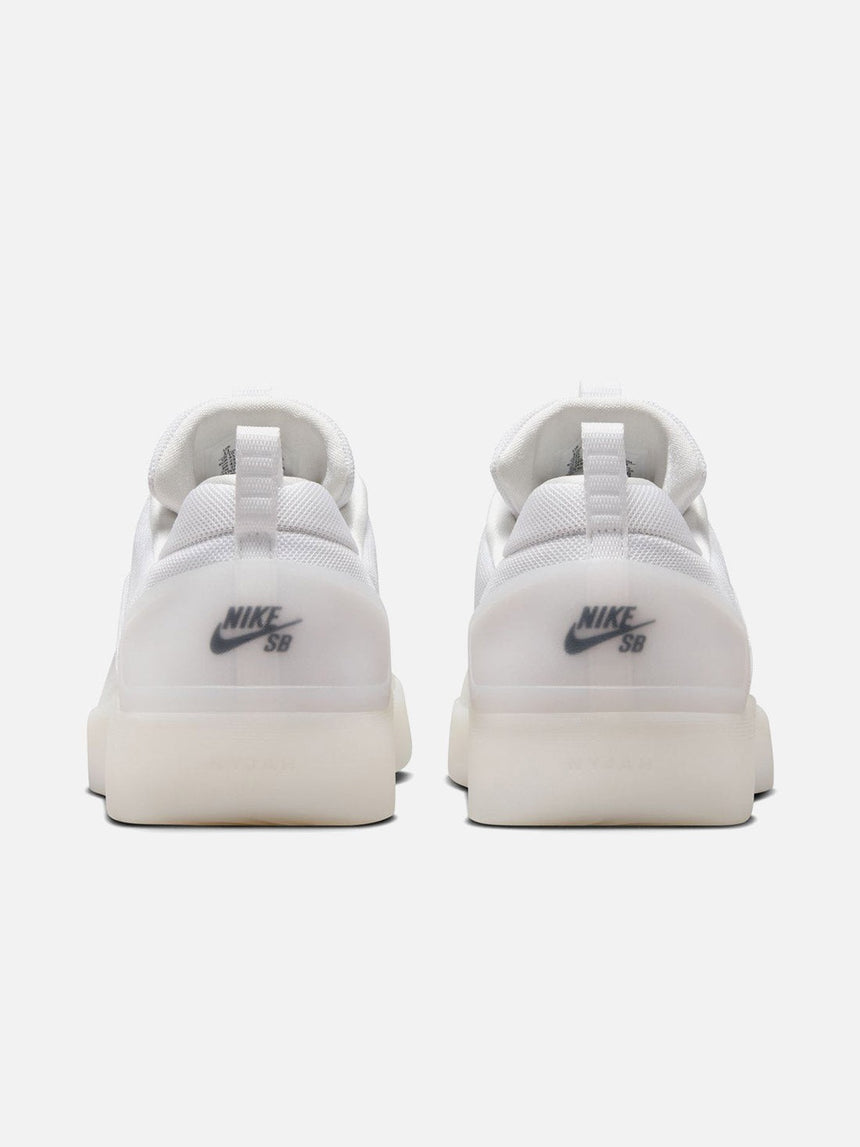 NIKE SB Zoom Nyjah 4 - White/Black