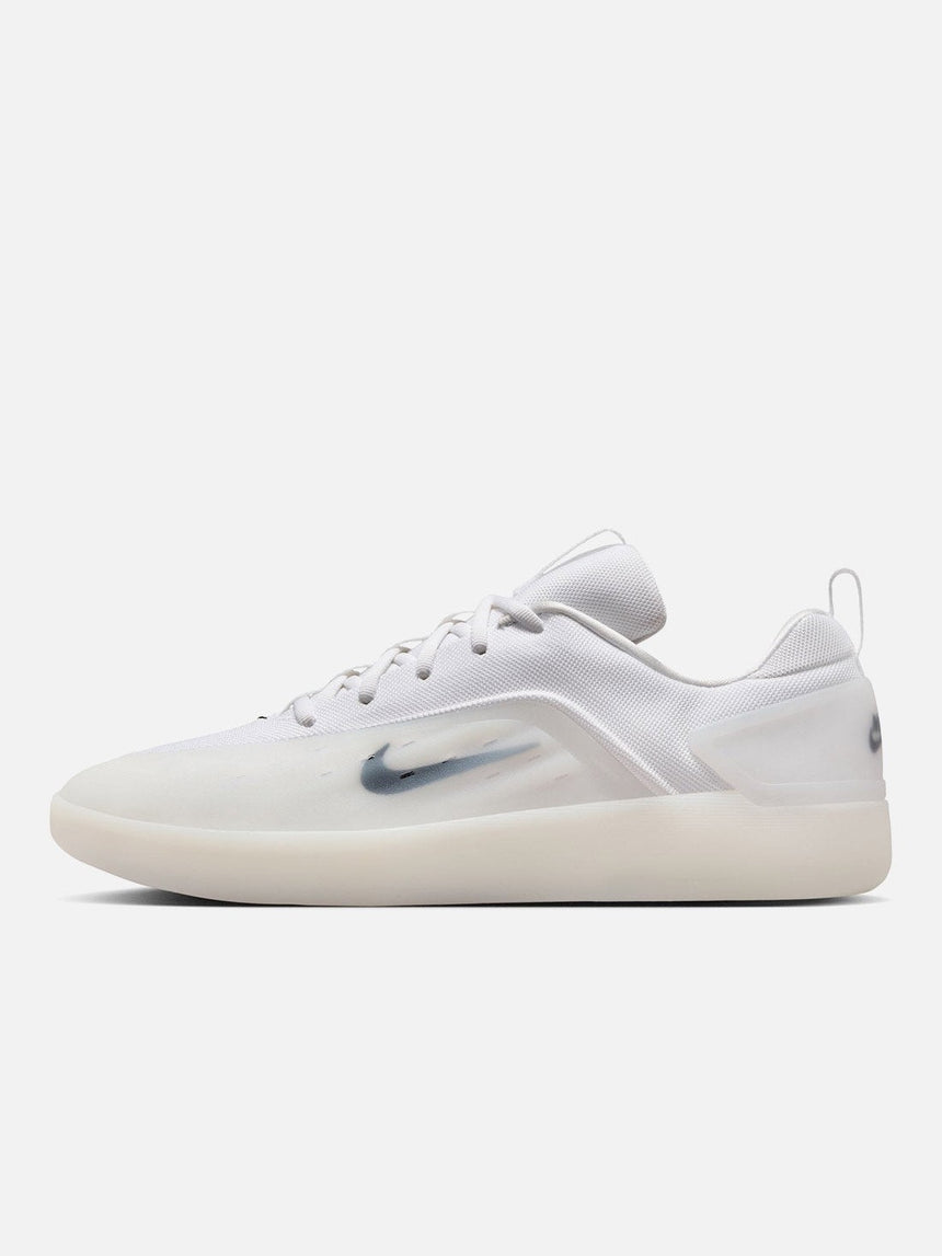 NIKE SB Zoom Nyjah 4 - White/Black