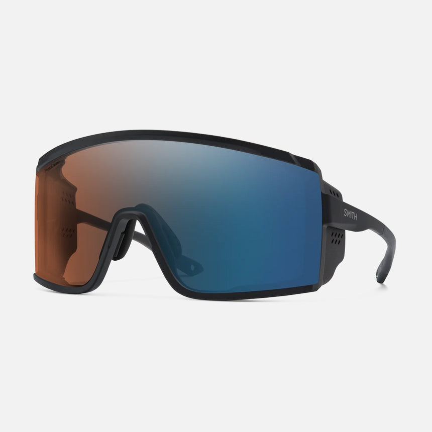 SMITH Pursuit Sunglasses - Matte Black/ChromaPop Glacier Photochromic Copper to Gray with Blue Mirror