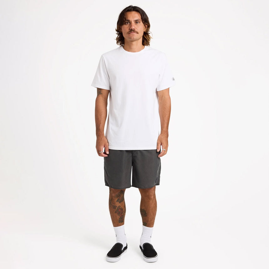 VOLCOM Center 17" Trunks - Black