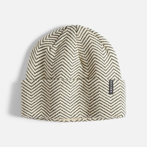 AUTUMN Estate Beanie - Herringbone