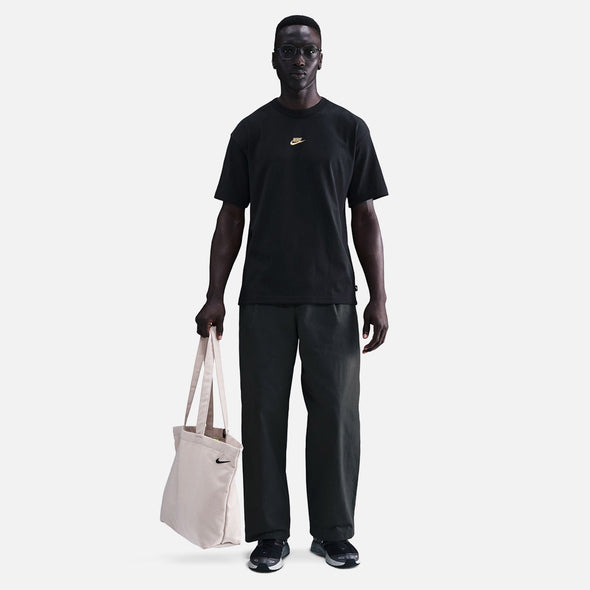NIKE Premium Essentials Tee - Black/Gold