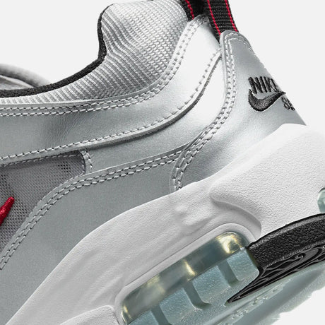 NIKE SB Air Max Ishod Premium - Metallic Silver/Varsity Red