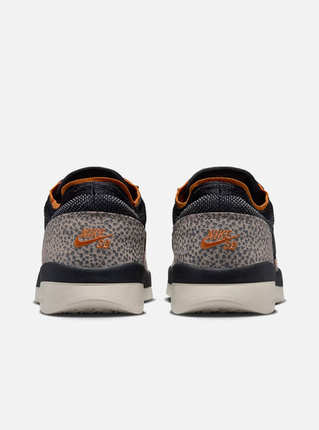 NIKE SB PS8 - Cobblestone/Black/Monarch