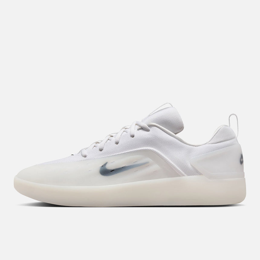 NIKE SB Zoom Nyjah 4 - White/Black