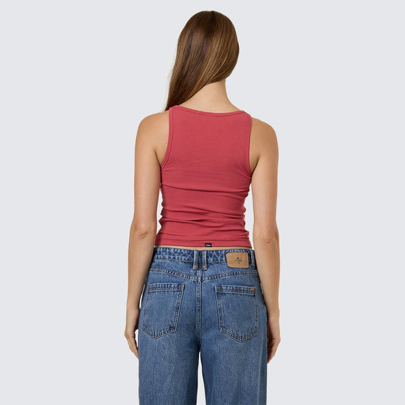 THRILLS Women's Minimal Thrills Scoop Tank - Redwood