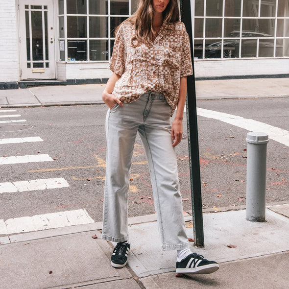 VOLCOM Women's 1991 Stoned Low Rise Jeans - Allover Stone Light