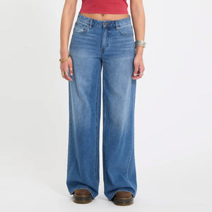 VOLCOM Women's Stoned Boyfriend Lowrise Jean - Worn Light Blue