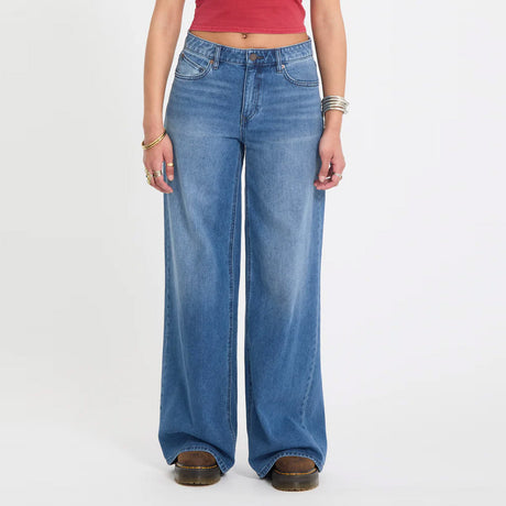 VOLCOM Women's Stoned Boyfriend Lowrise Jean - Worn Light Blue